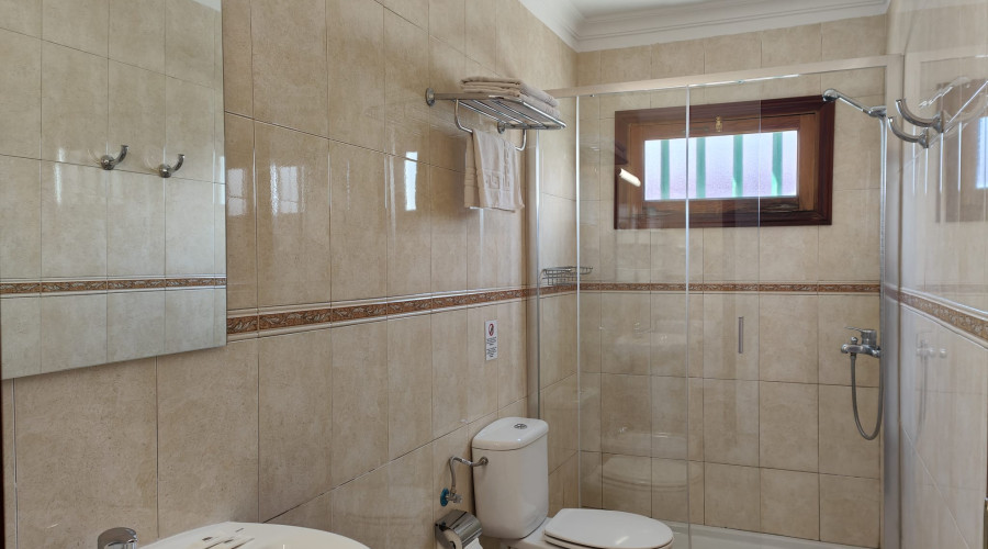 Ba&ntilde;o