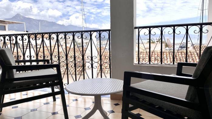 Studio vue port terrasse