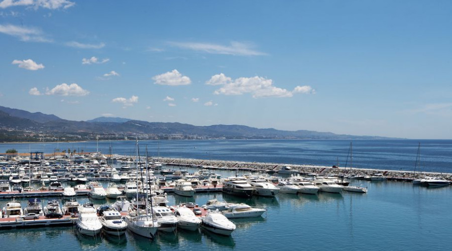 Vue Puerto Ban&uacute;s