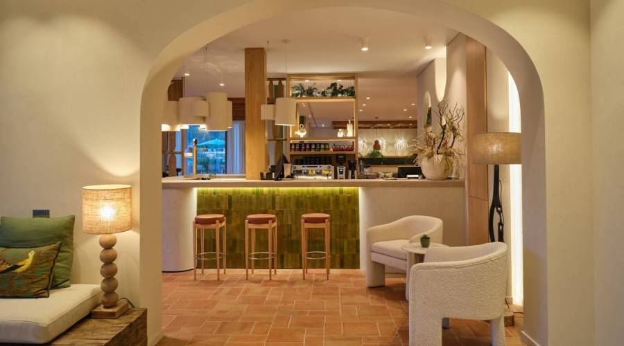 hotel salino port 